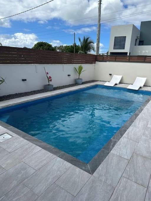 Casa Blue Print Mahebourg Villa moderne avec piscine