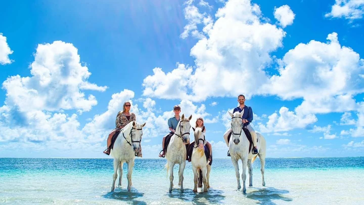 Paseo a caballo por la playa de Belle Mare
