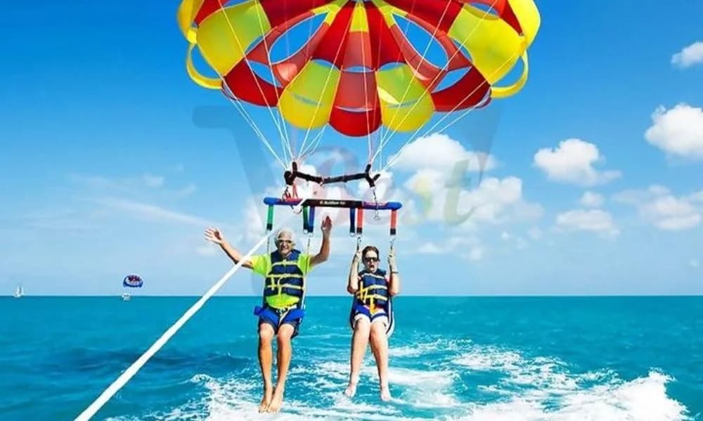 Three Water Activities and Catamaran Day to Ile aux Cerfs