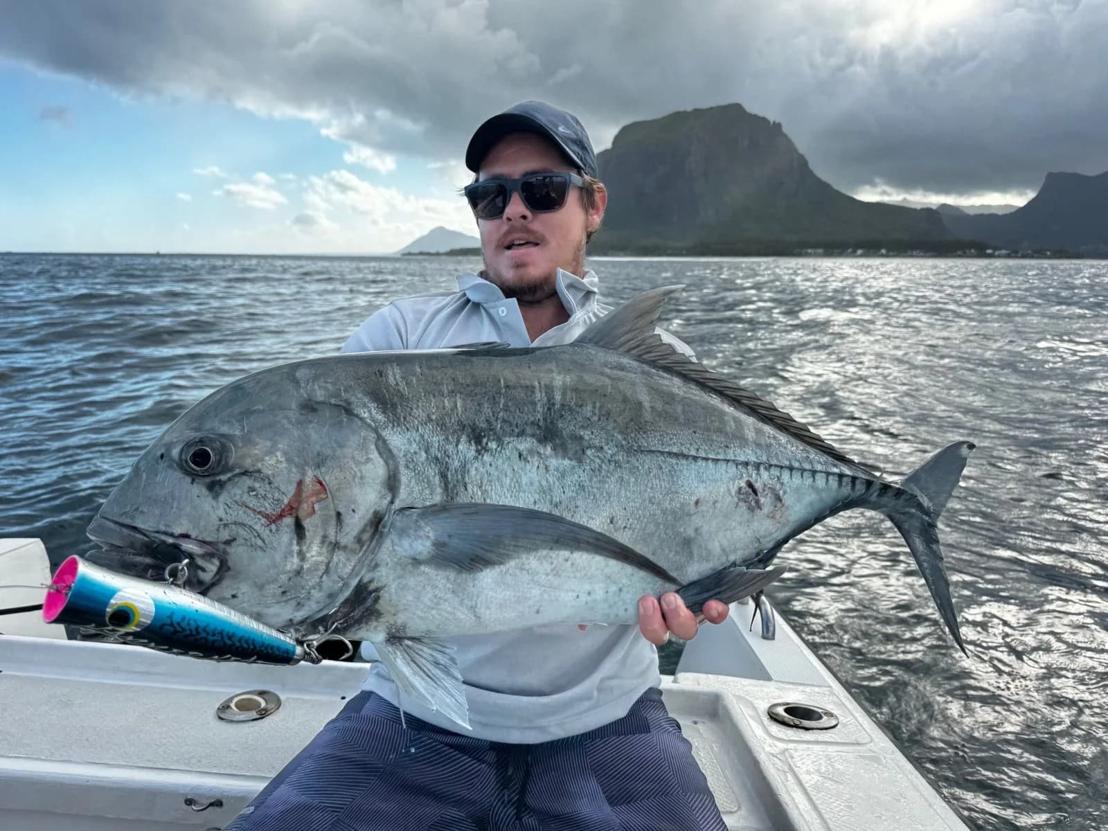 Popping and Jigging around Ile aux Benitiers