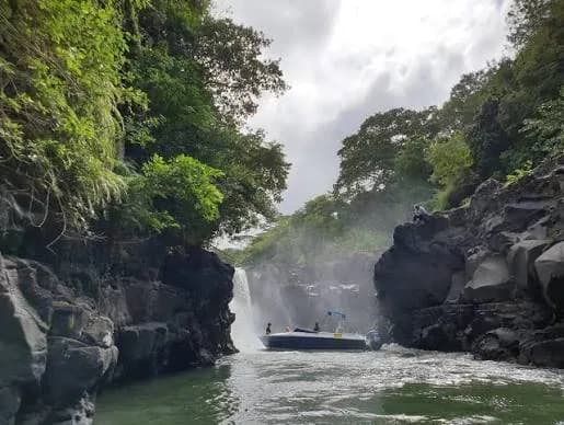 Catamaran to GRSE Waterfall and Ile aux Cerfs