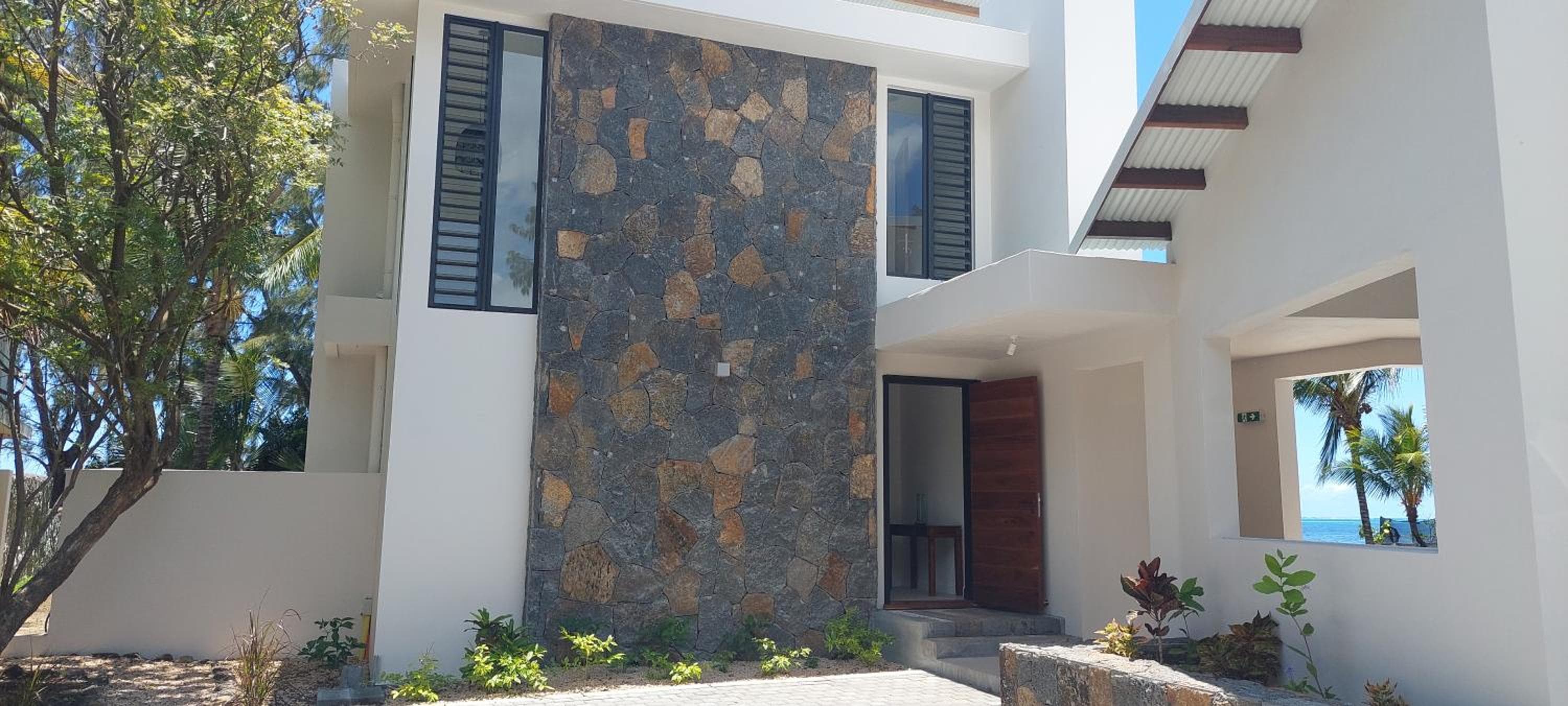 Canari Waterfront Villas