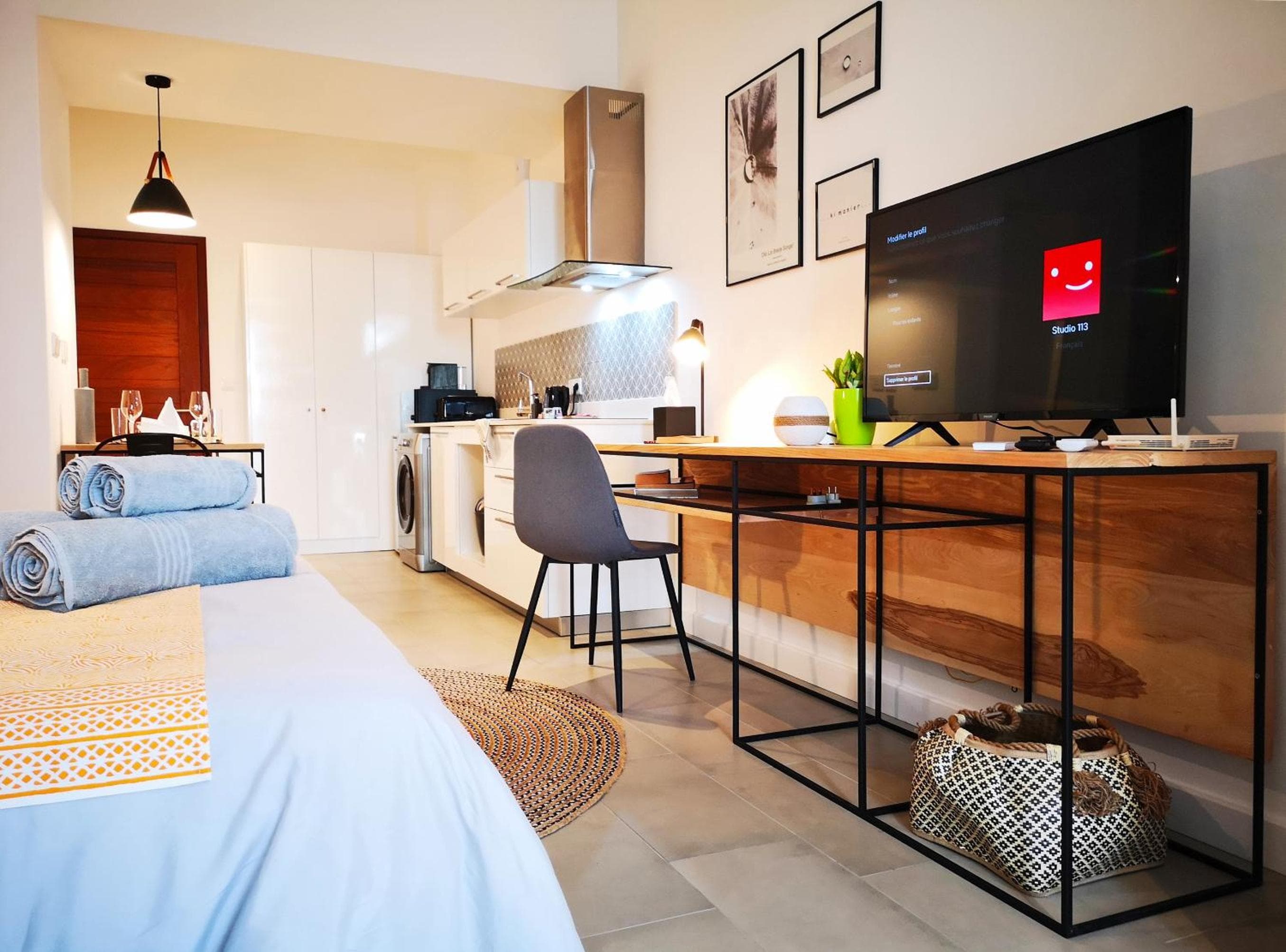 Avya's Studio 117 at Ebene Square, Ebene