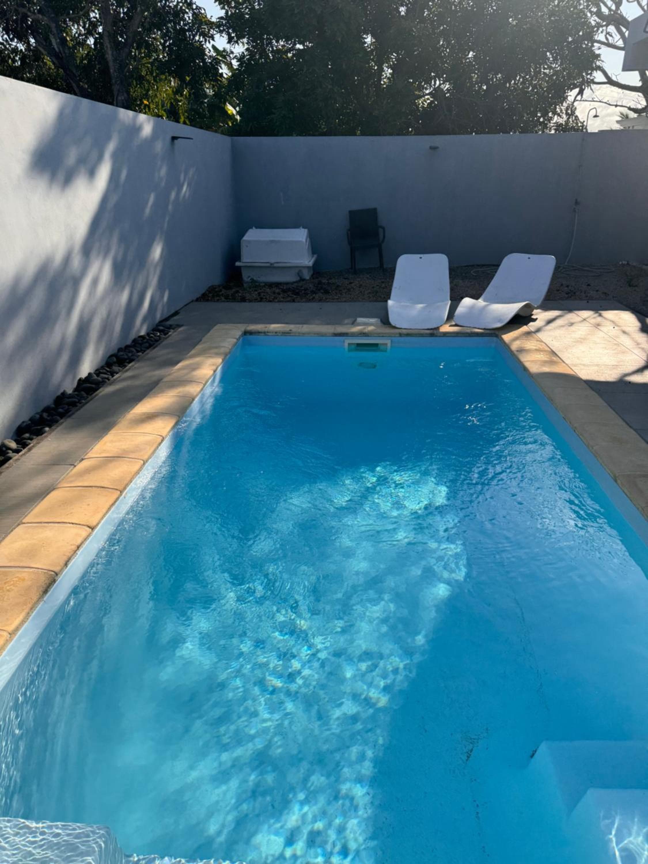 Villa piscine à petit Raffray