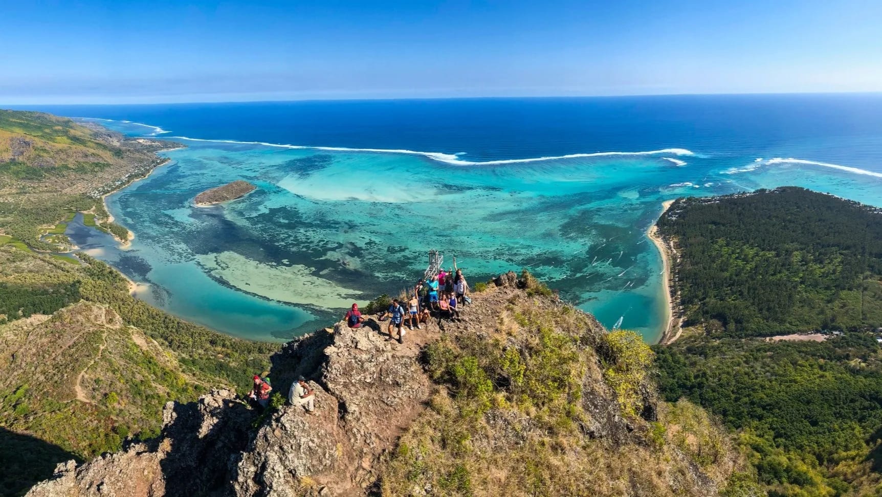 Month-by-month seasonal planning guide for hiking Le Morne Brabant