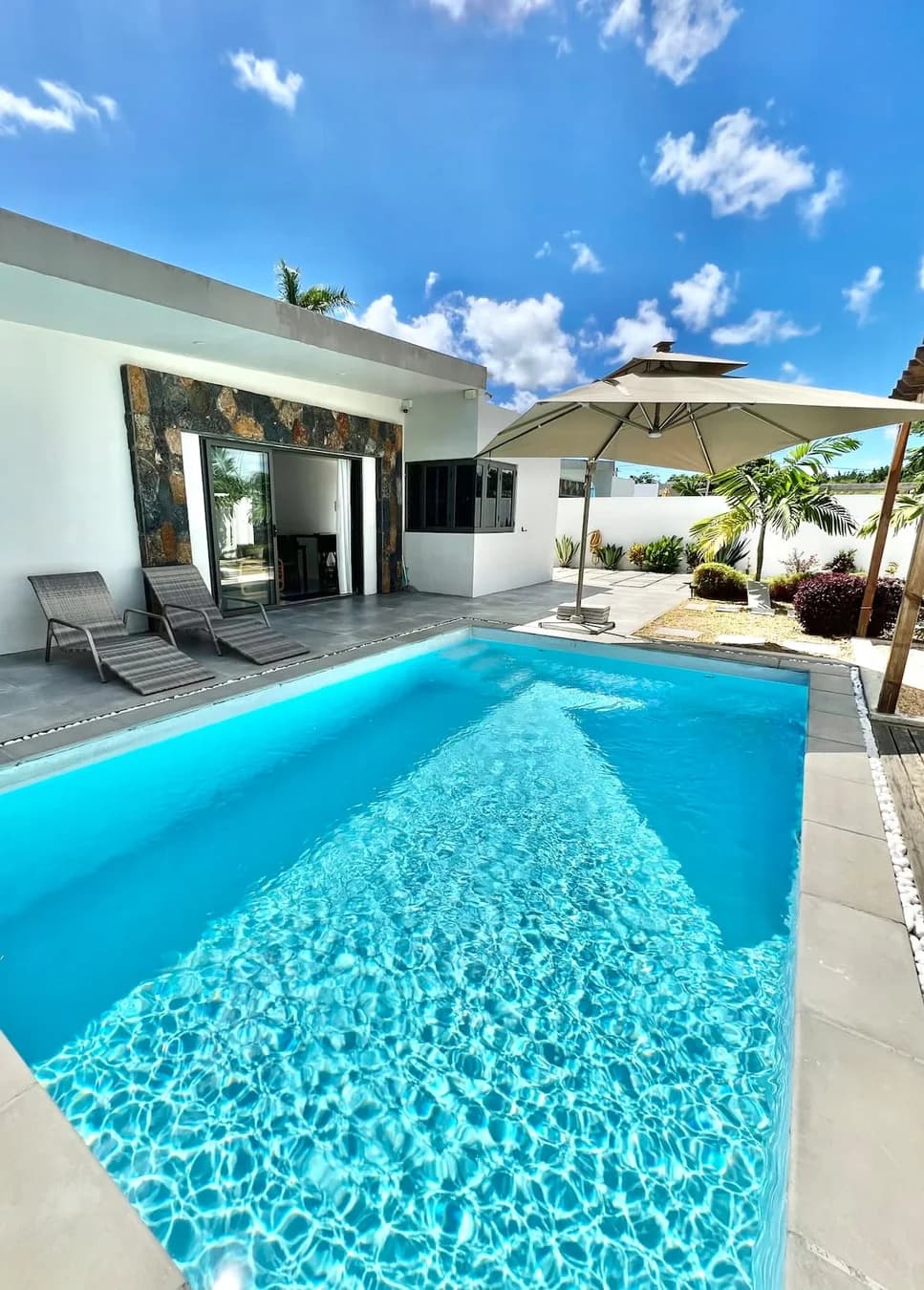 Villa 3 Bedrooms in the heart of Grand-Baie, photo 1 of 10.