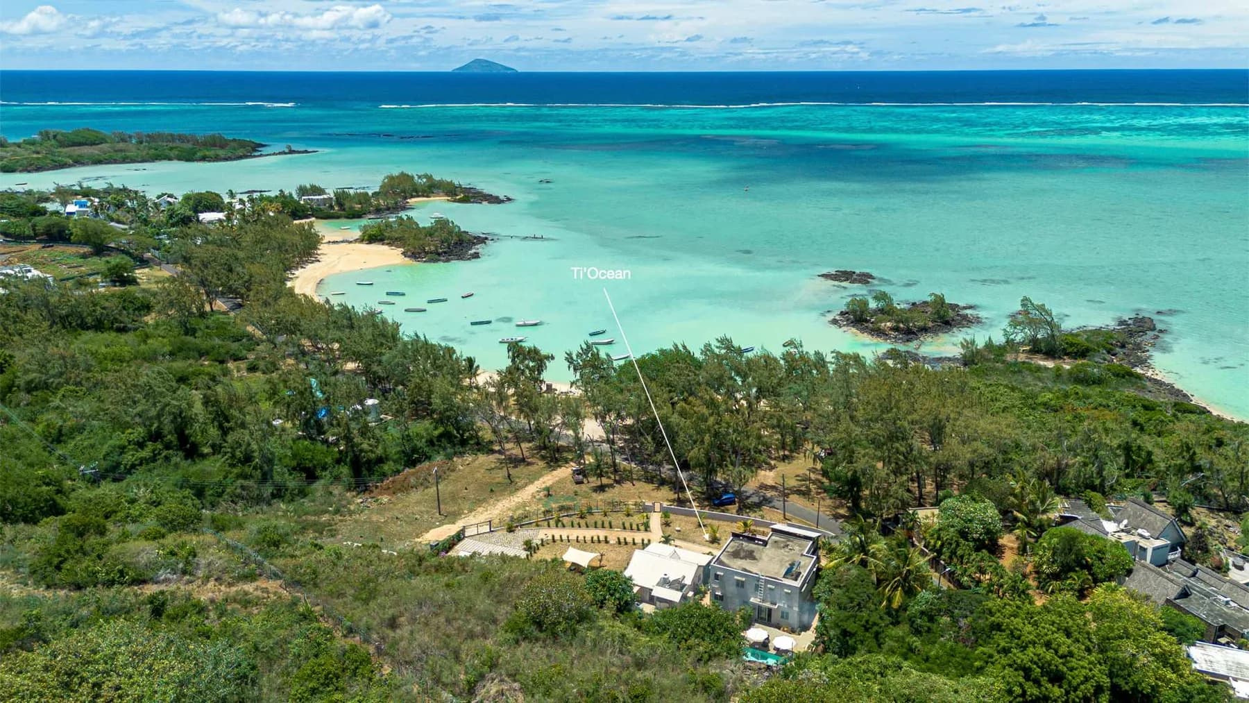 Ti'Ocean - Incredible sea-facing apartment, photo 1 of 33.