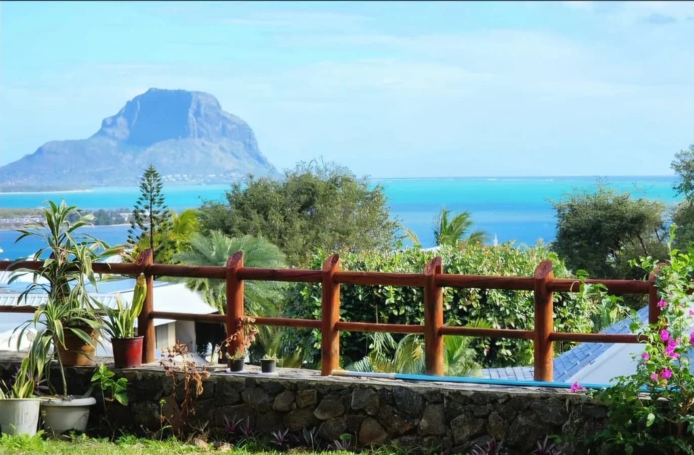 Numi Bay - Amazing Apartment with Morne View, photo 1 of 31.