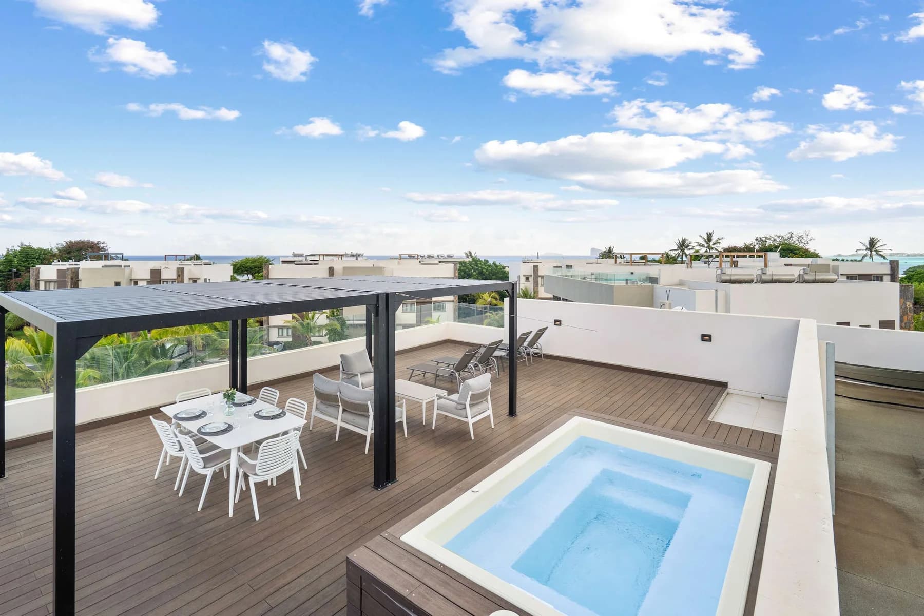 Penthouse Kyo - Private Rooftop & Jacuzzi, photo 1 of 38.