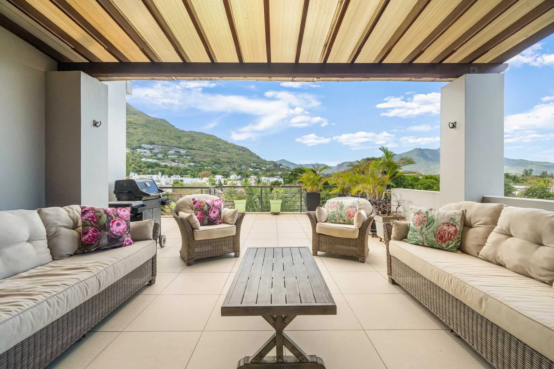 Penthouse Lumia - Luxury Duplex by the Beach, photo 1 of 39.