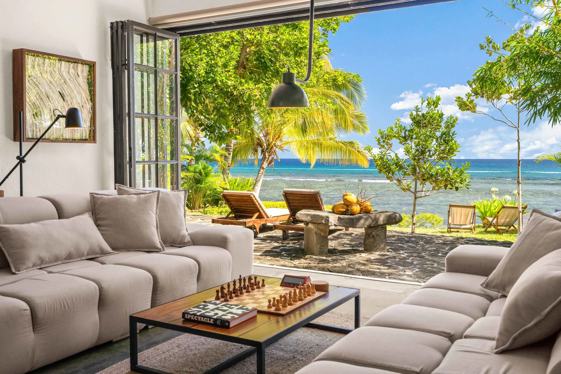 A live Andan holiday rental in Tamarin on the west coast of Mauritius.